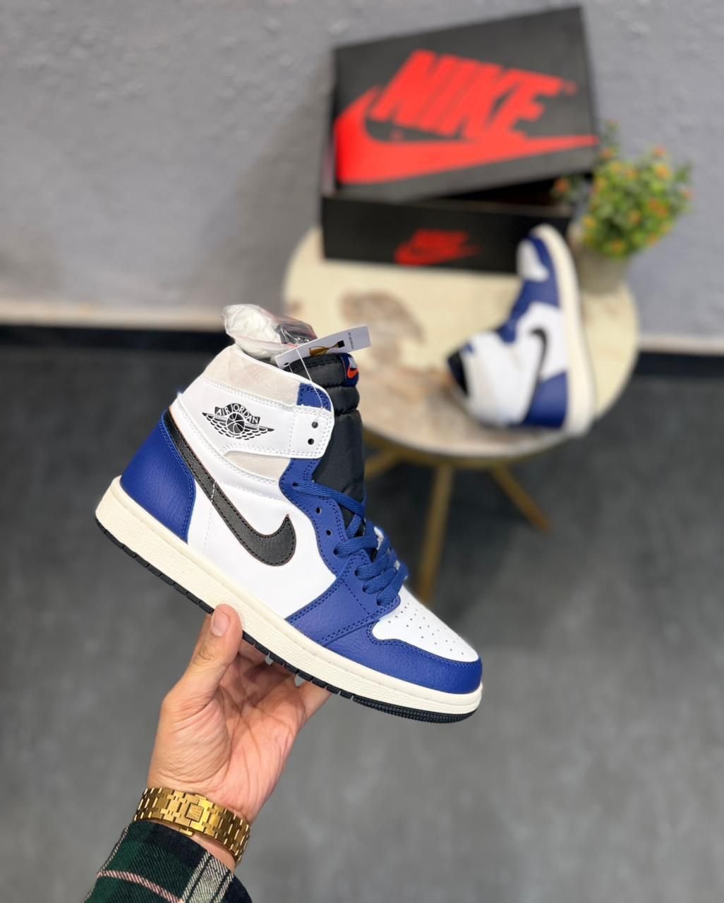 Retro 1 Mid Royal Sneakers – Rare Air Street Style (2)