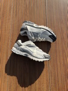 Zoom Vomero 5 Black White Sneakers – Boys Sport Street Style (2)