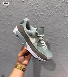 Airmax 90 Light Smoke Grey Sneakers – Classic Comfort Street Style
