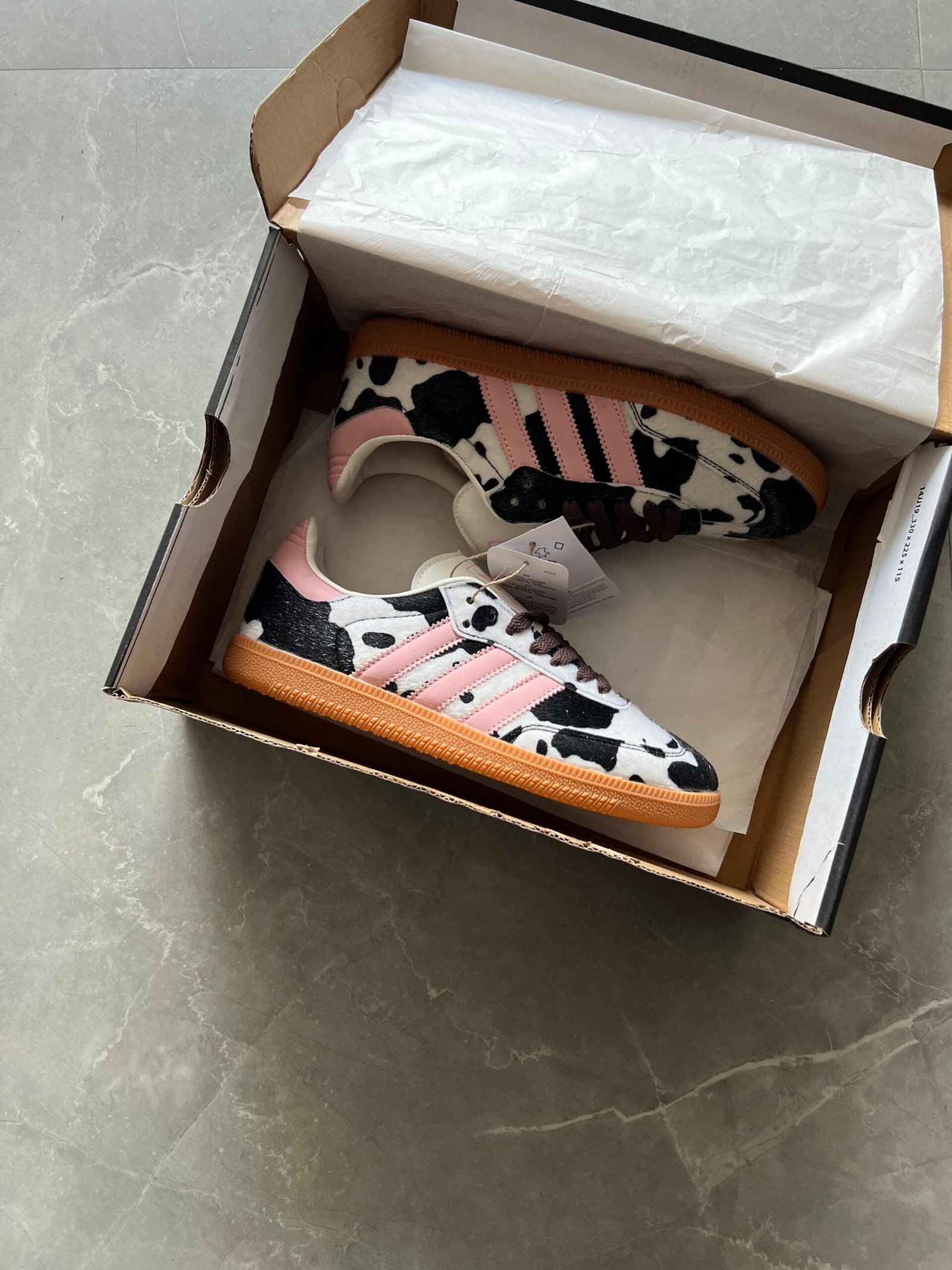 Classic Retro Low Top Sneakers – Everyday Style Shoes for Girls