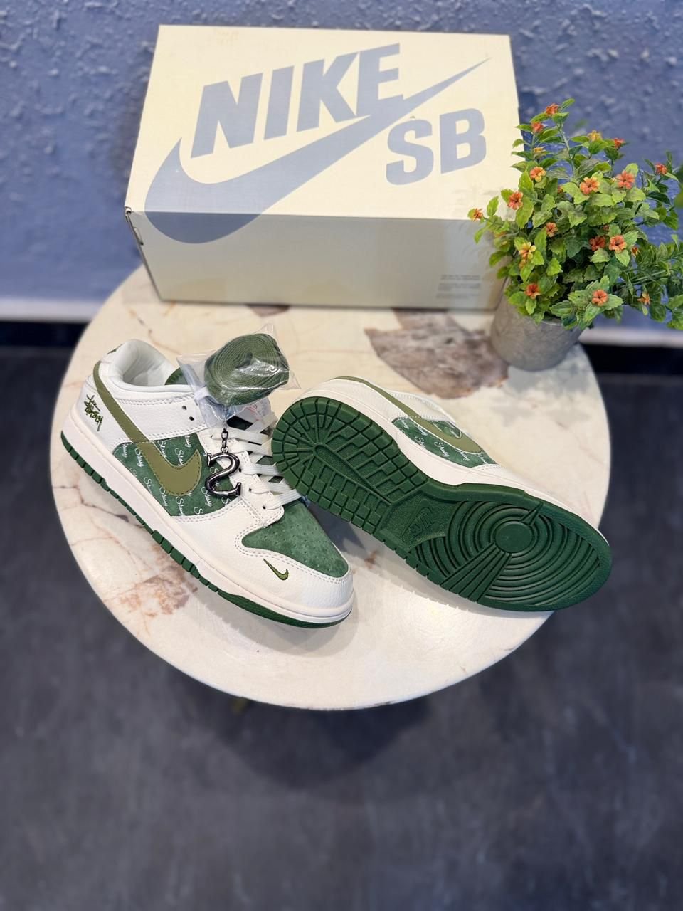 Dunk White Army Green 2025 – Premium Street Style Edition (4) Dunk White Army Green 2025 – Premium Street Style Edition