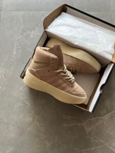 High Top Minimal Sneakers – Premium Street Style Comfort