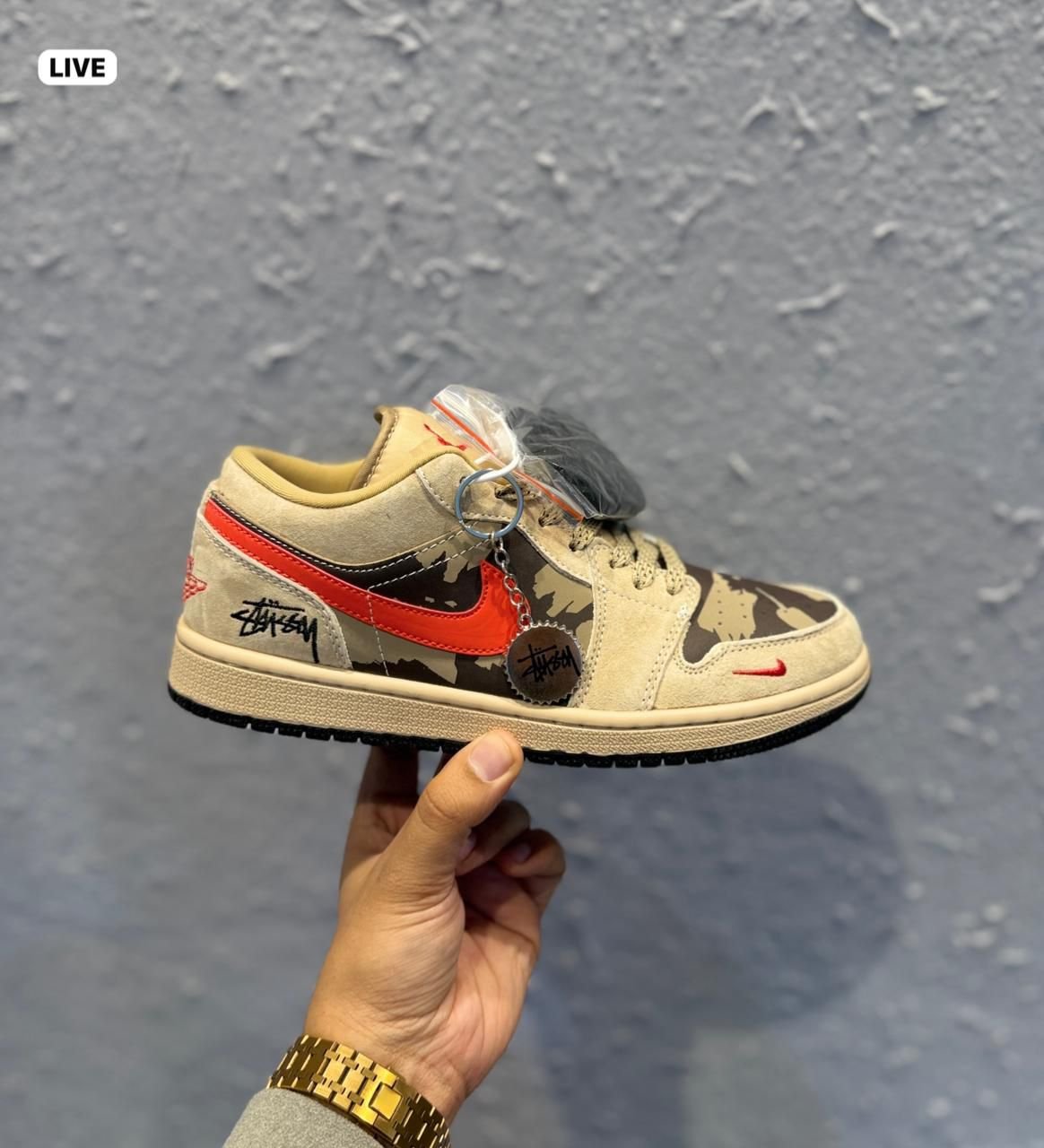 Retro 1 Low Camo Sneakers – Street Collab Style Edition (3) Retro 1 Low Camo Sneakers – Street Collab Style Edition