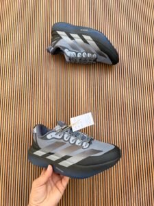 Black White Running Sneakers – Ultra Light Performance Trainers