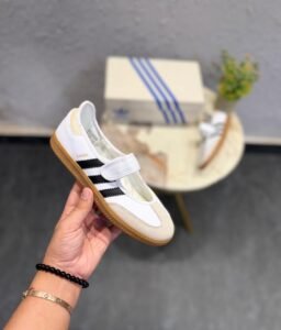 Classic Retro Mary Jane Sneakers – Stylish Casual Shoes for Girls