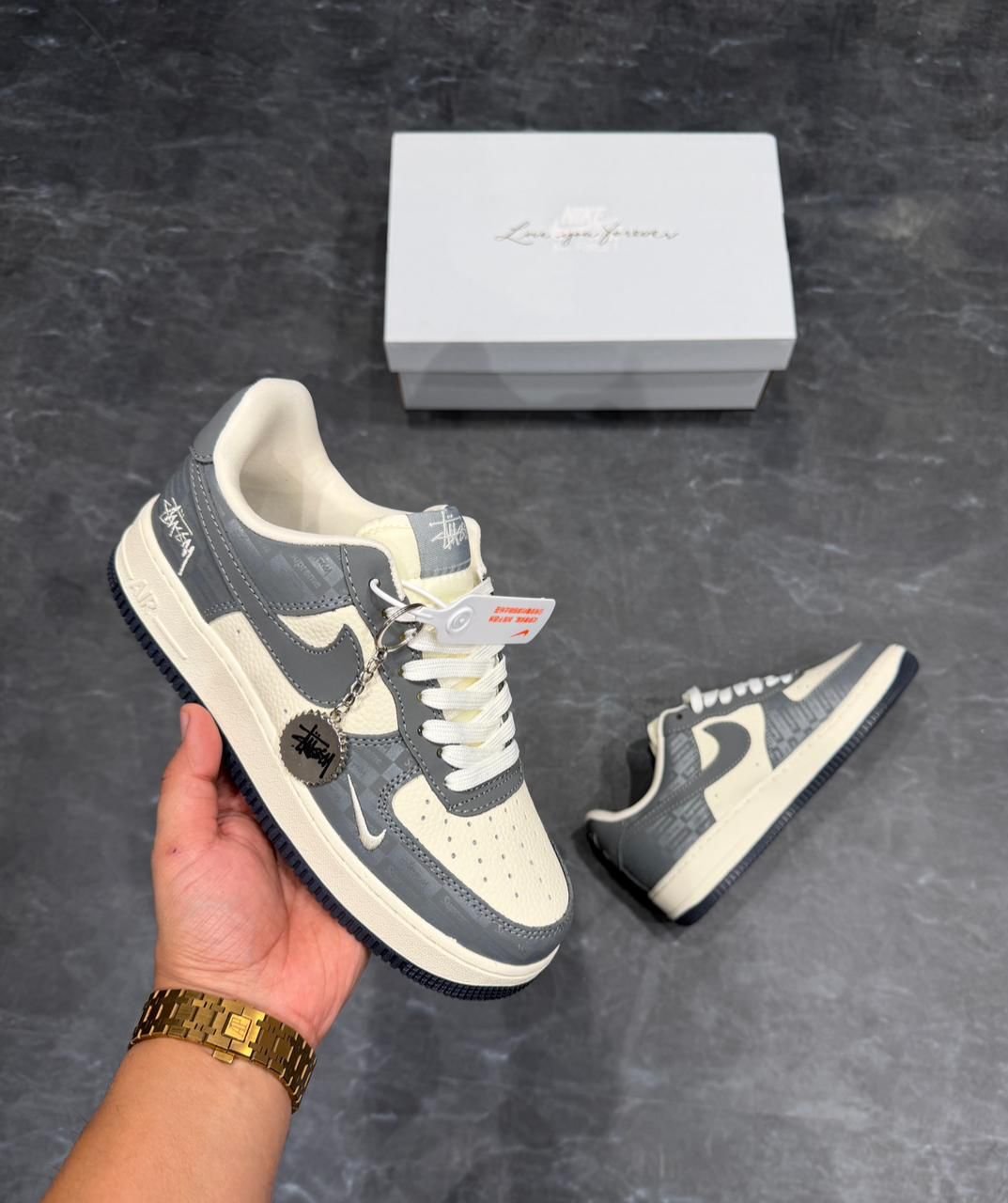 Premium Street Style Low Top Sneakers – Trendy Everyday Shoes (2) Premium Street Style Low Top Sneakers – Trendy Everyday Shoes