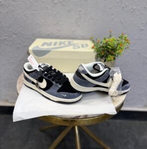 Black Grey Low Top Sneakers – Premium Comfort & Trendy Design
