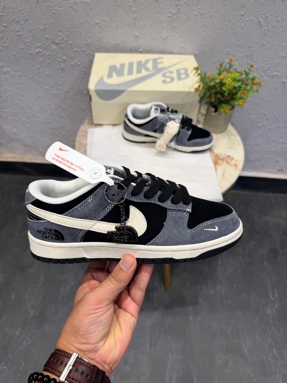 Black Grey Low Top Sneakers – Premium Comfort & Trendy Design