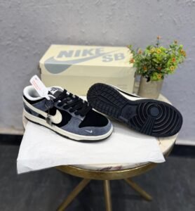 Black Grey Low Top Sneakers – Premium Comfort & Trendy Design