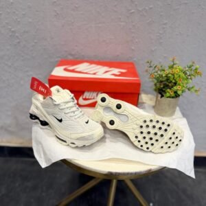 Light Beige Running Sneakers – Premium Comfort & Trendy Design