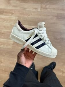 Retro Low Top Sneakers – Premium Comfort & Trendy Design