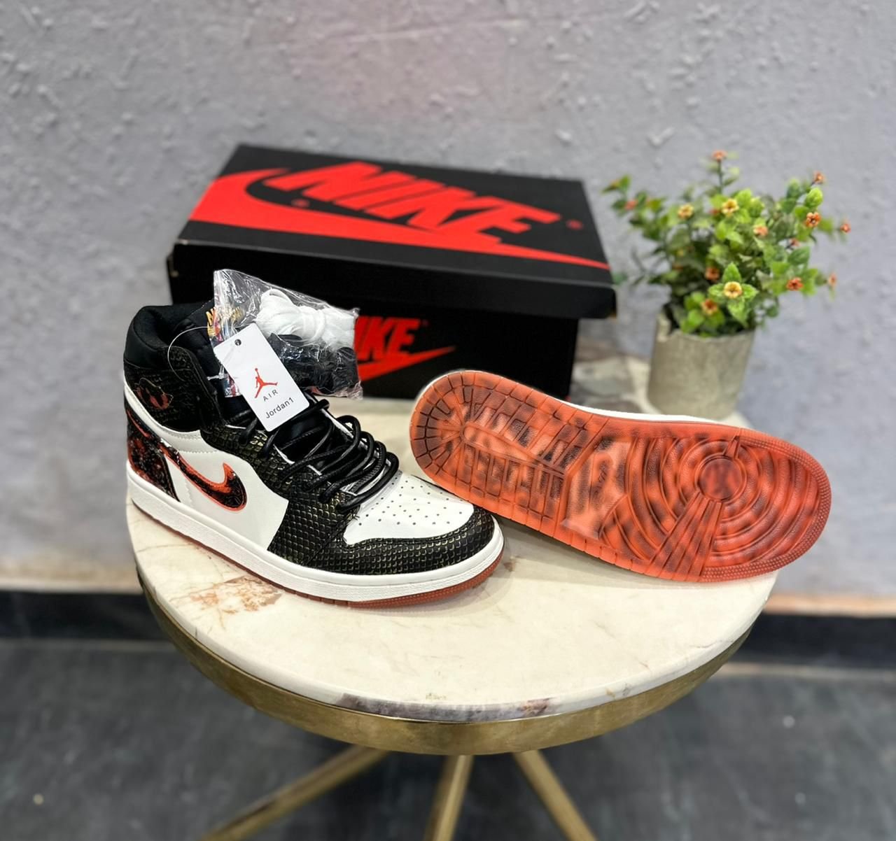Snake Pattern Mid Top Sneakers – Premium Comfort & Trendy Design