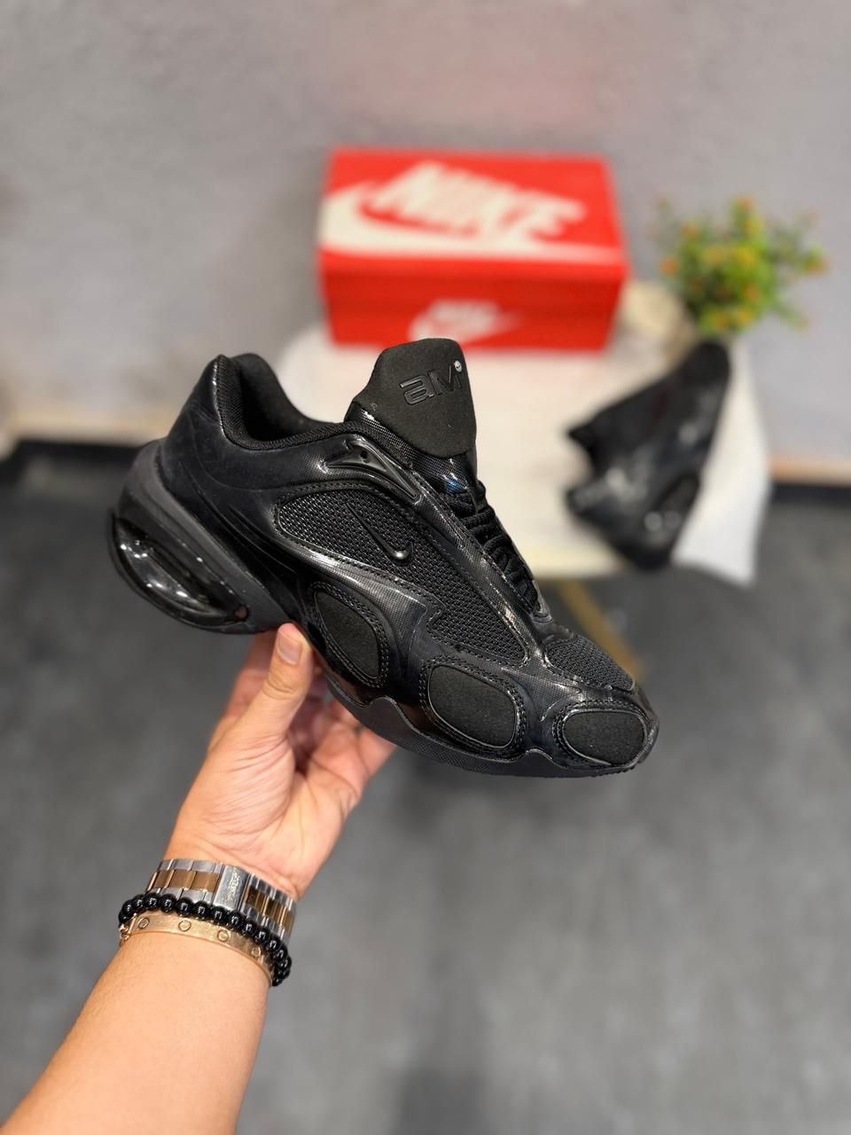 Triple Black Running Sneakers – Premium Comfort & Trendy Design