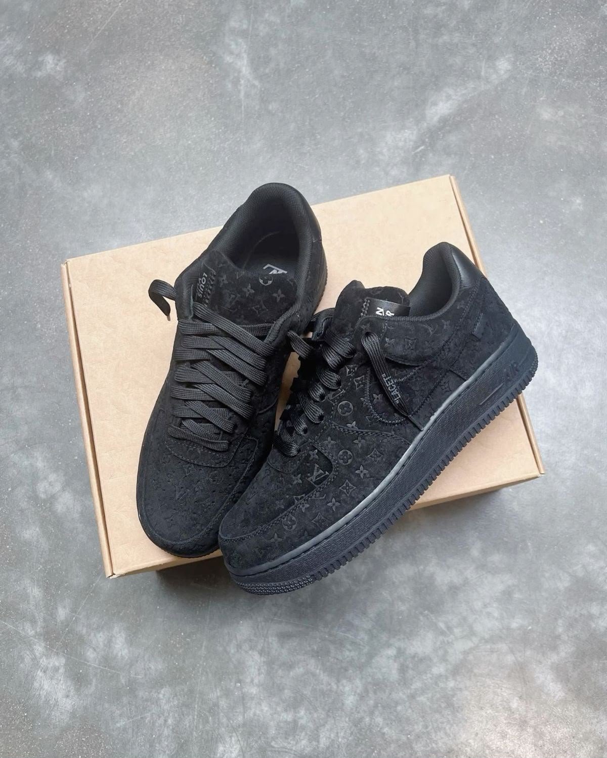 Black Urban Sneakers – Premium Comfort & Modern Style