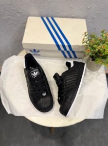Black White Contrast Sneakers – Premium Comfort & Heritage Style
