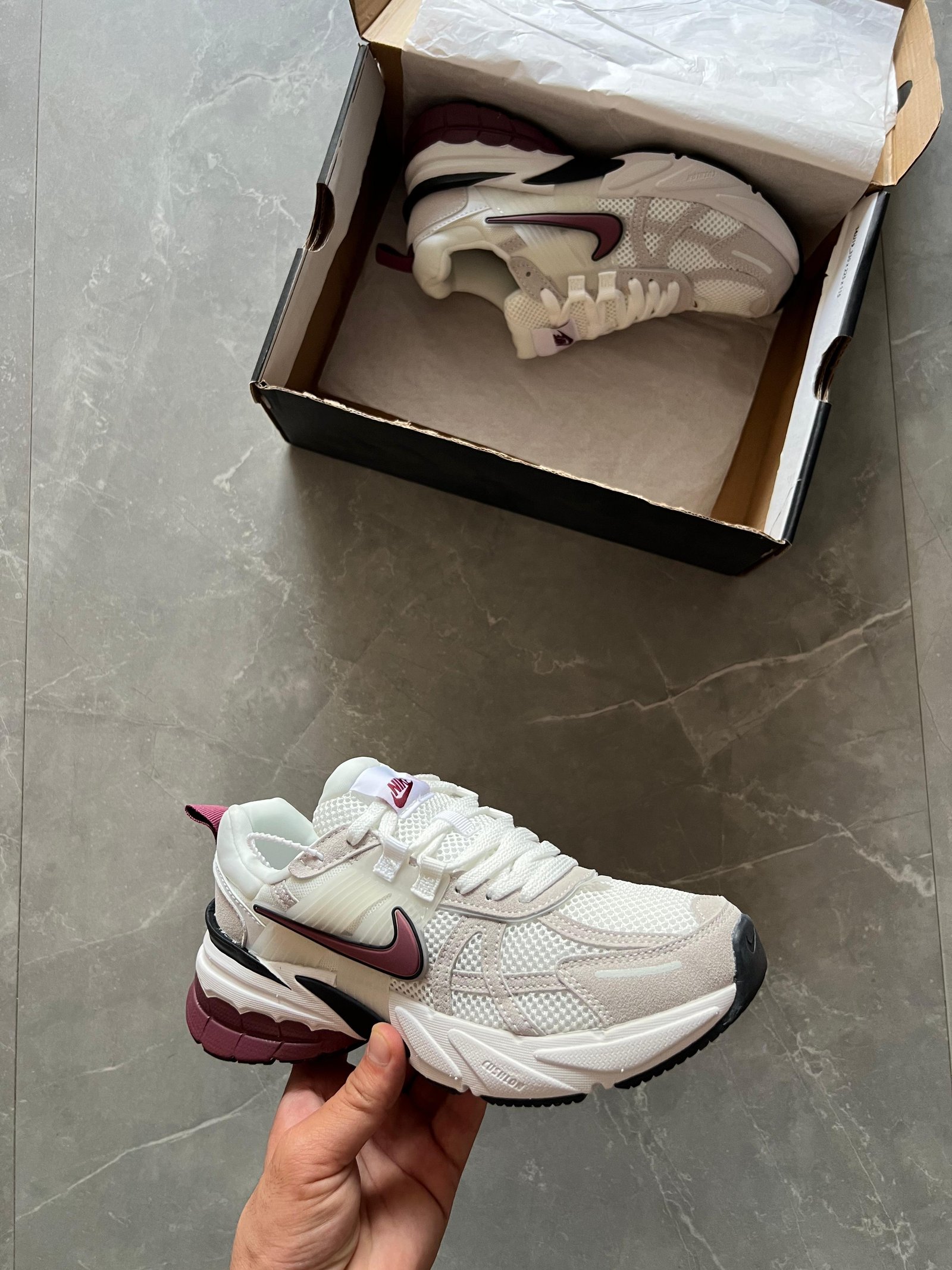 Girls Fashion Runner Sneakers – Lightweight Comfort & Modern Style