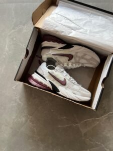 Girls Fashion Runner Sneakers – Lightweight Comfort & Modern Style