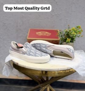 Luxury Canvas Slip-On Sneakers – Premium Comfort & Effortless Style