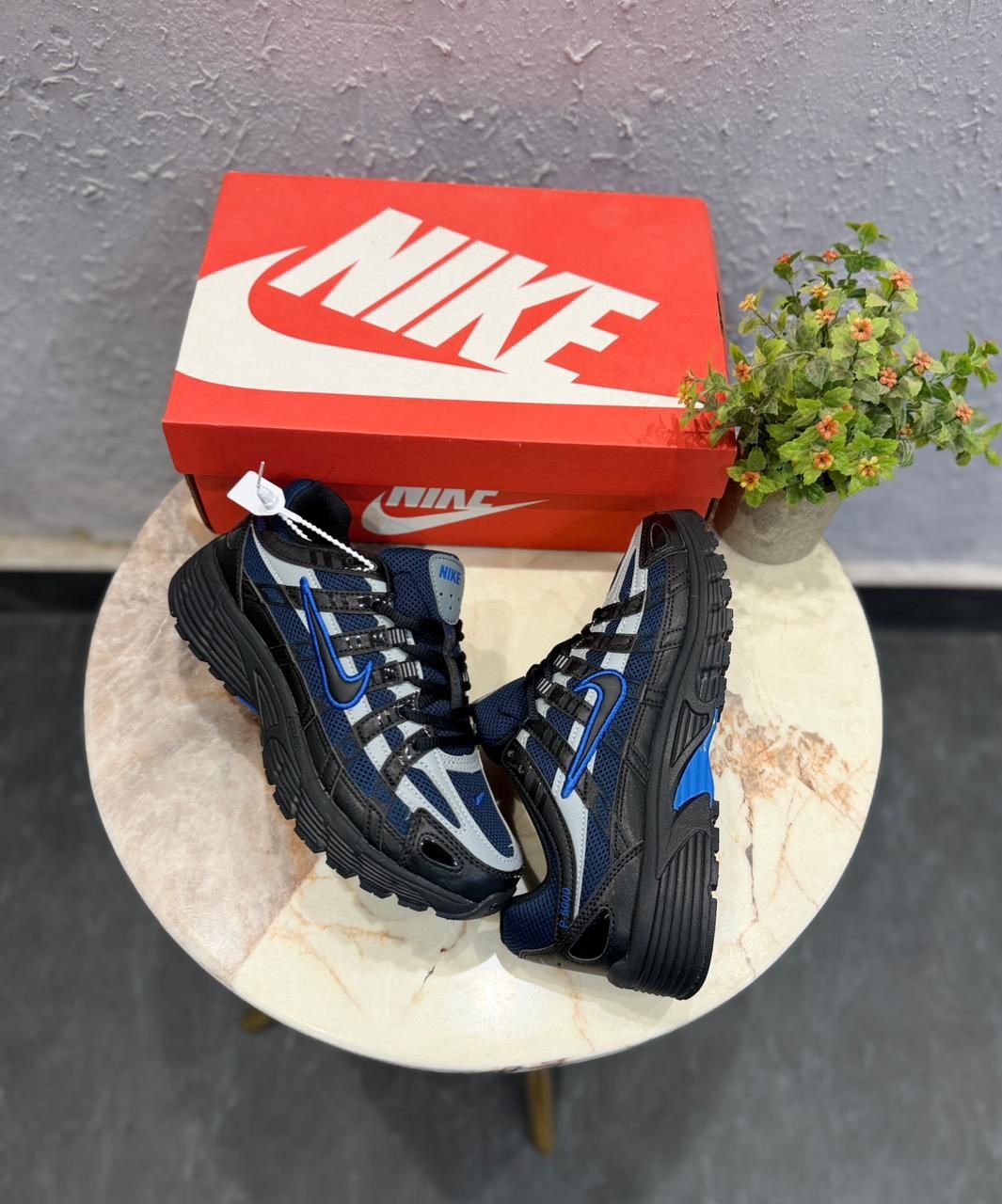 Obsidian Performance Trainers – Premium Comfort & Deep-Tone Style