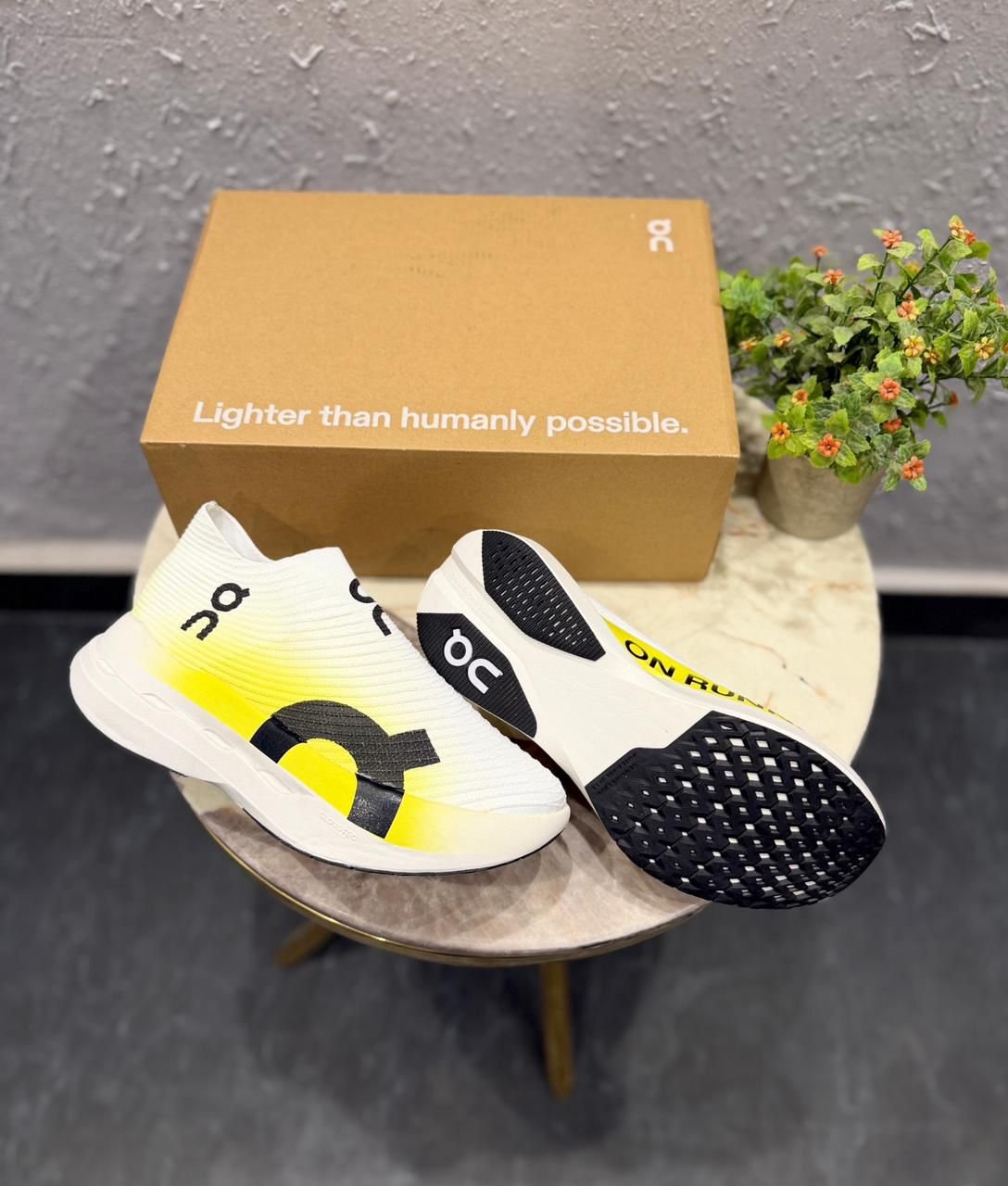 White Neon Speed Trainers – Lightweight Comfort & Dynamic Style