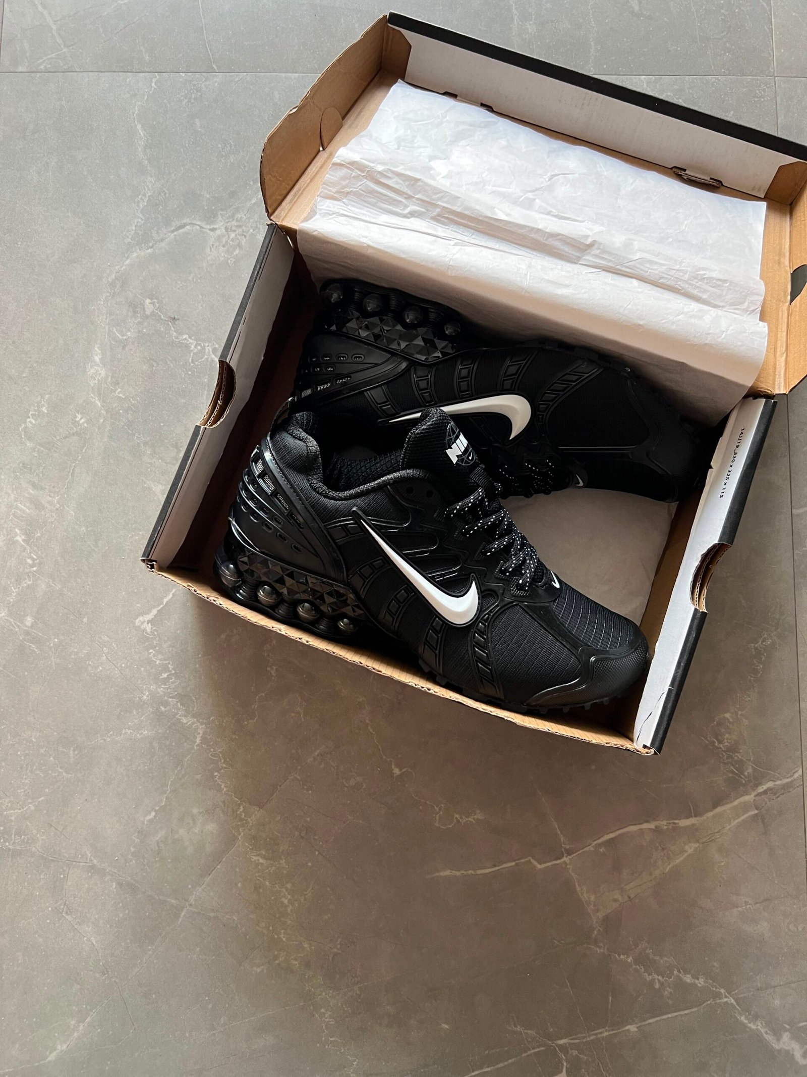 Airmax 2026 Premium Quality Sneakers – Available in 3 Colors (5) Airmax 2026 Premium Quality Sneakers – Available in 3 Colors (5)