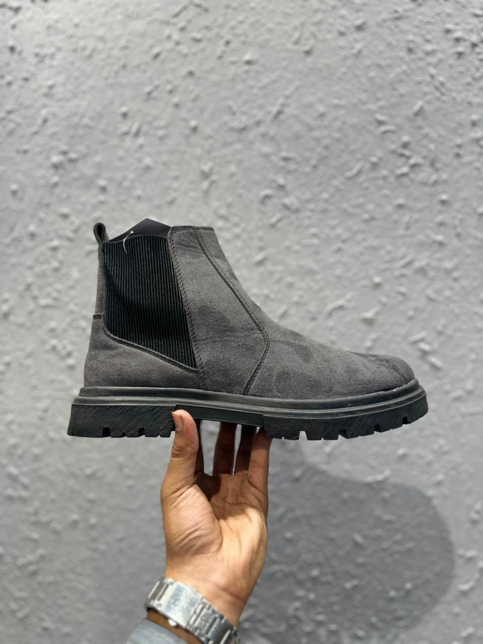 Chunky Suede Chelsea Boots – Premium Lifestyle Edition (1)