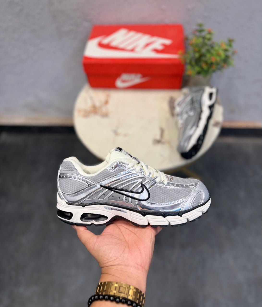 Metallic White Performance Sneakers – Premium Comfort & Retro Runner Style