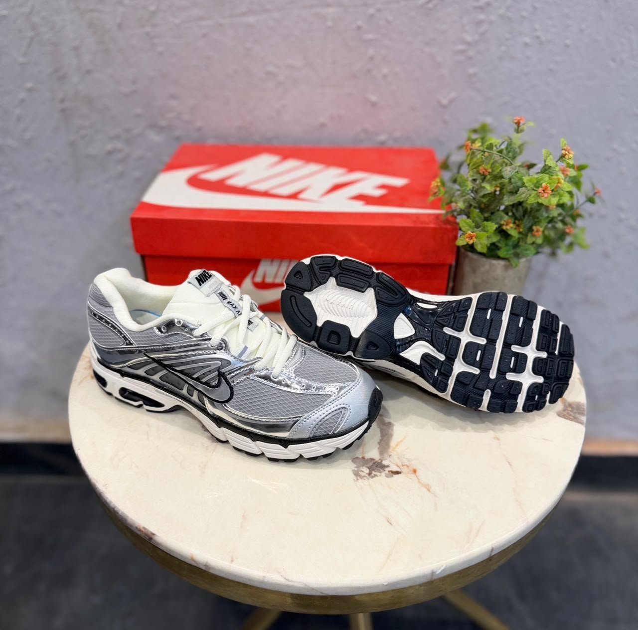 Metallic White Performance Sneakers – Premium Comfort & Retro Runner Style