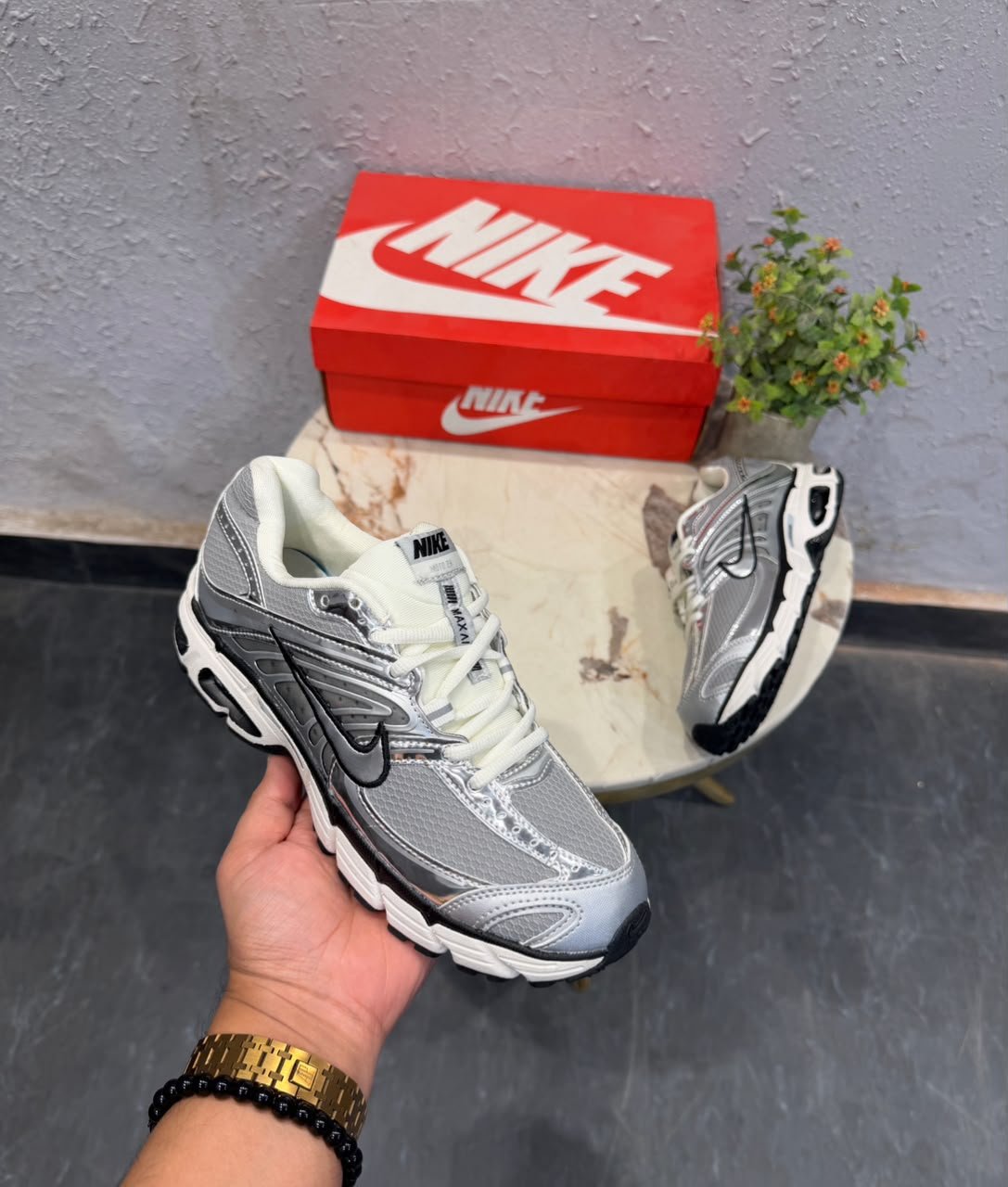 Metallic White Performance Sneakers – Premium Comfort & Retro Runner Style