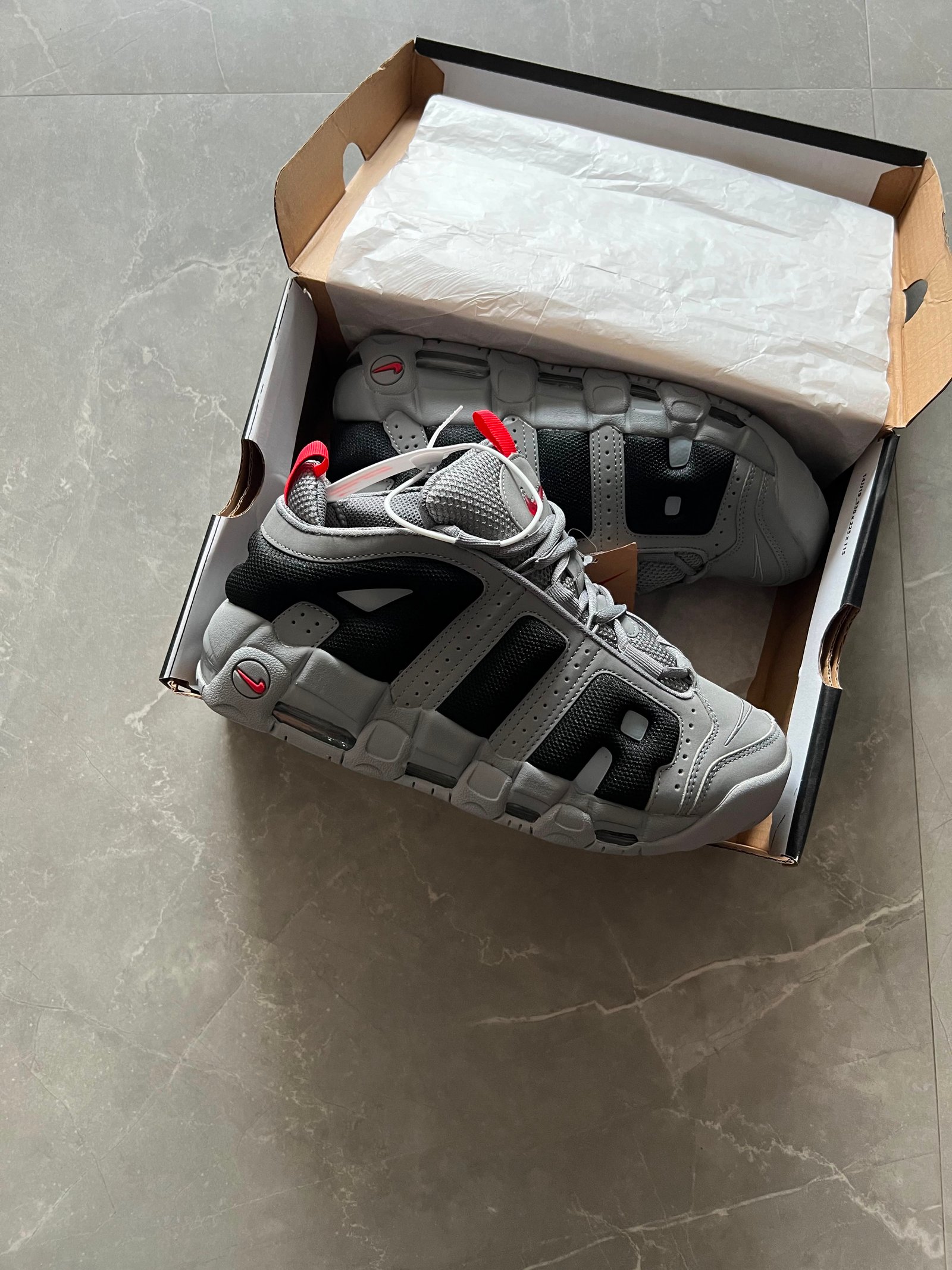 Premium Basketball Lifestyle Sneakers – Lightweight Everyday Comfort