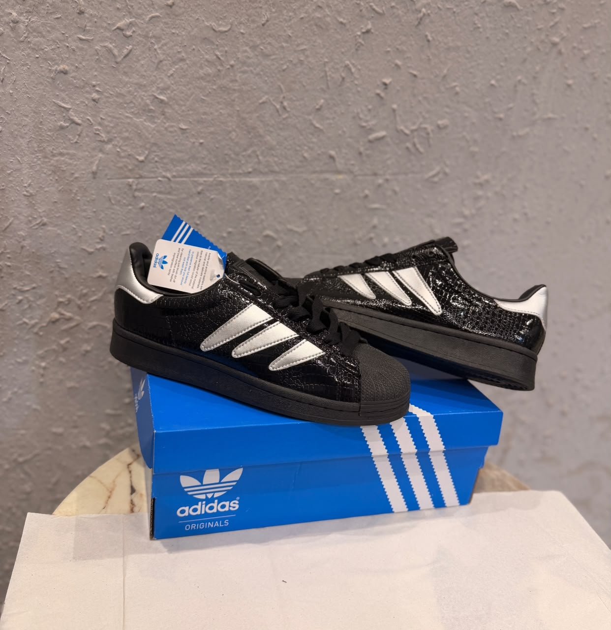 Premium Black Silver Leather Sneakers – Heritage Lifestyle Edition (4) Premium Black Silver Leather Sneakers – Heritage Lifestyle Edition (4)