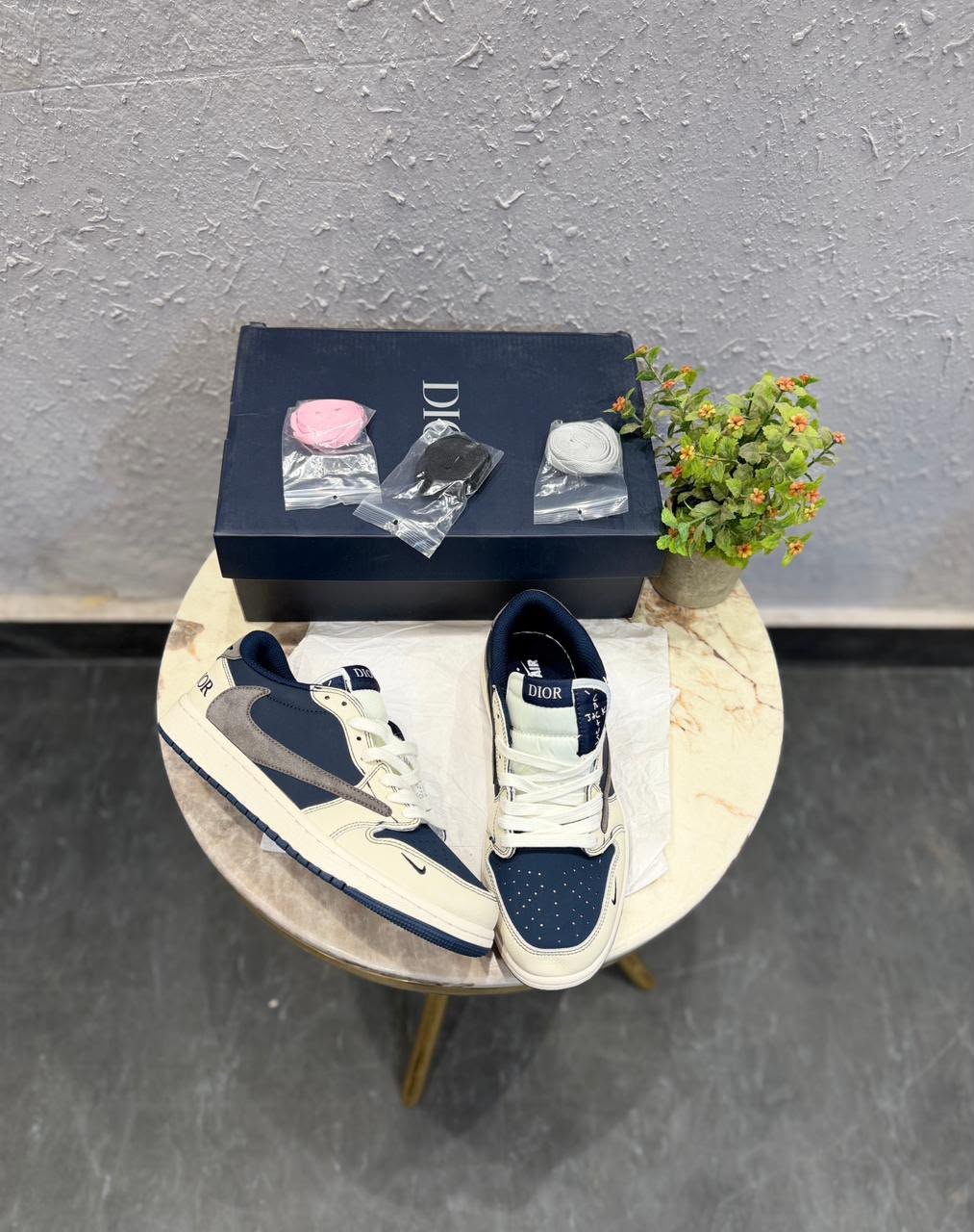 Retro 1 Travis X Low Ankle Sneakers – Premium Lifestyle Edition (1) Retro 1 Travis X Low Ankle Sneakers – Premium Lifestyle Edition (1)