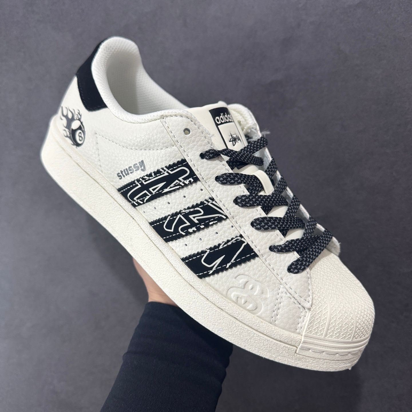 Superstar X Stussy Ball With Keychain Sneakers – Premium Lifestyle Edition (4) Superstar X Stussy Ball With Keychain Sneakers – Premium Lifestyle Edition (4)