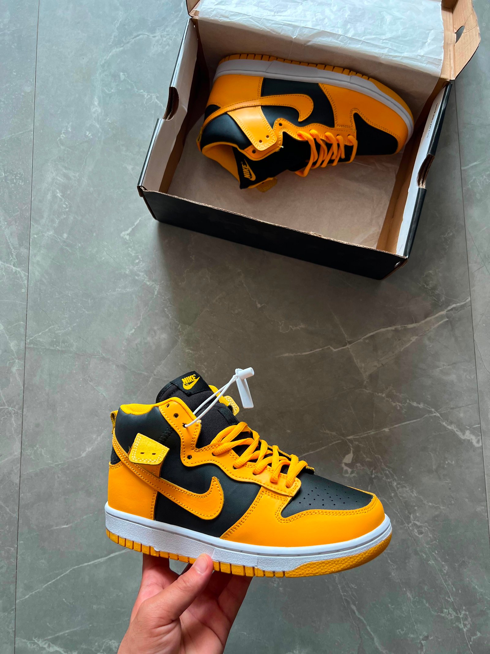Dunk Hi Premium Quality Sneakers – 2 Colors