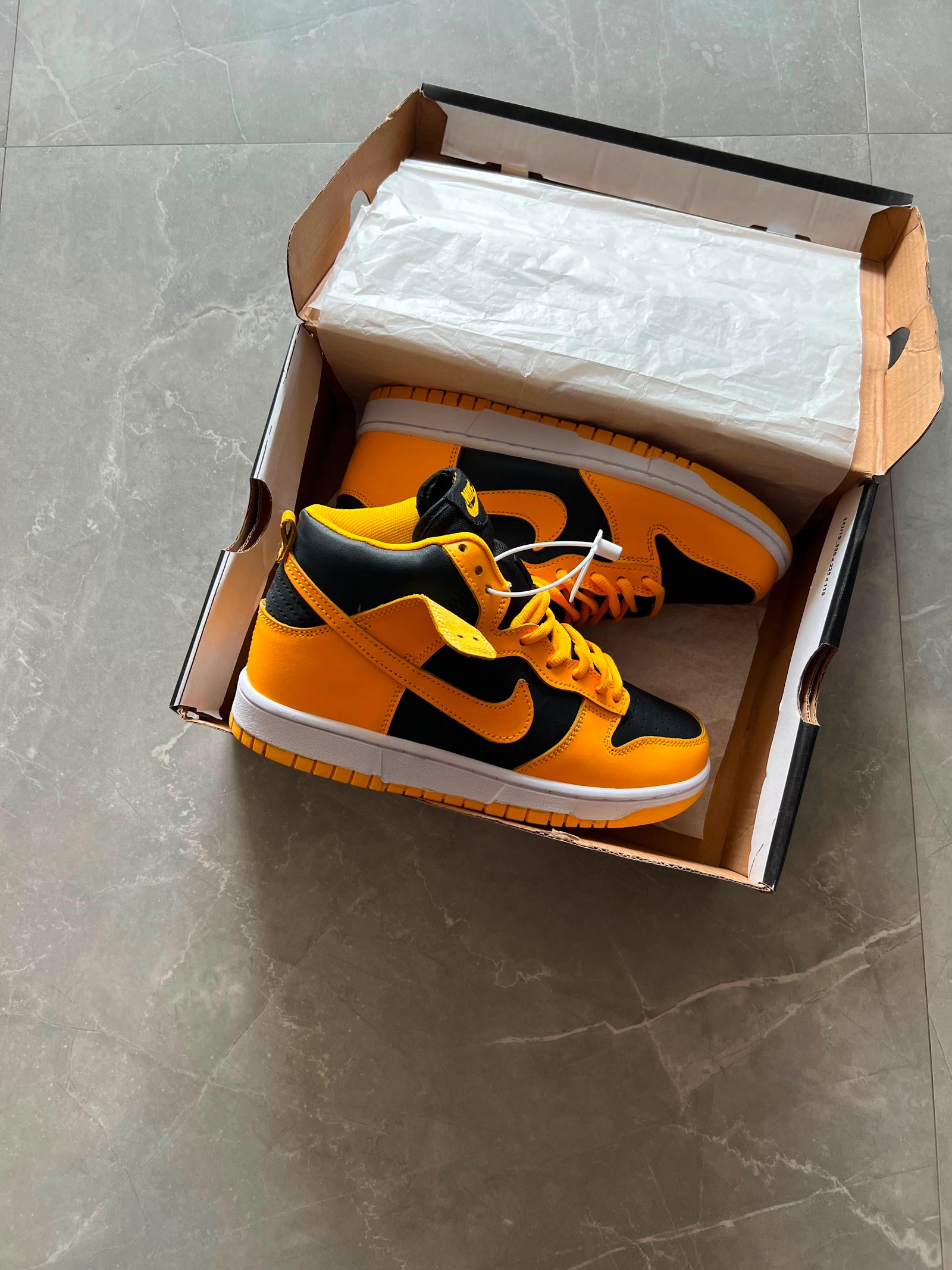 Dunk Hi Premium Quality Sneakers – 2 Colors