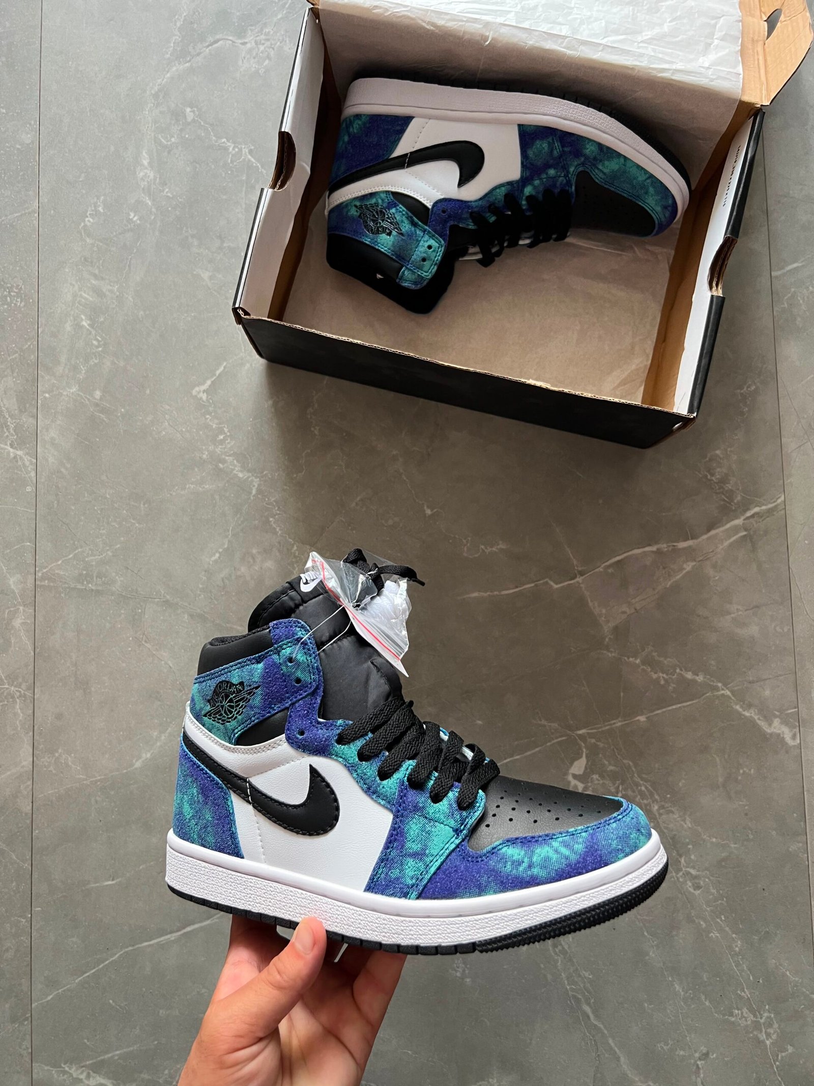 Retro 1 High Tie Dye Sneakers – Premium Lifestyle Edition