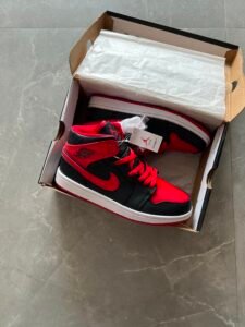 Retro 1 Mid Bred Banned Sneakers – Premium Lifestyle Edition