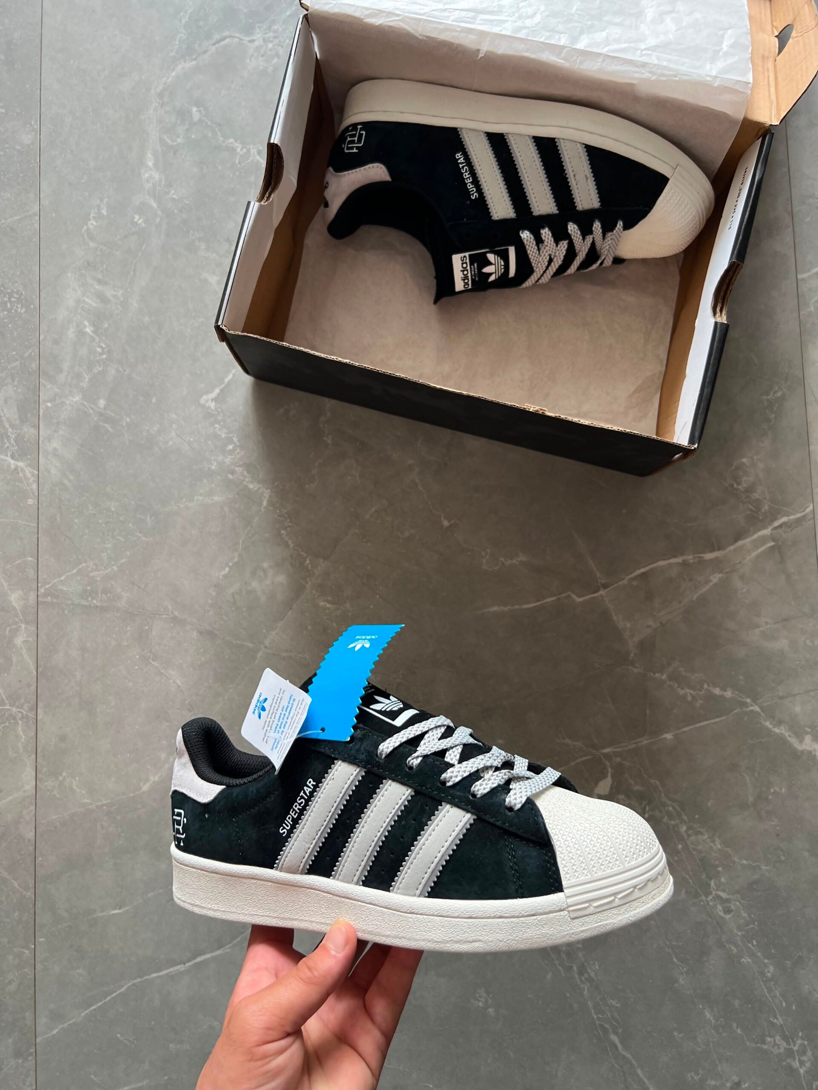 Superstar Originals Full Leather Sneakers – Premium Lifestyle Edition (3) Superstar Originals Full Leather Sneakers – Premium Lifestyle Edition