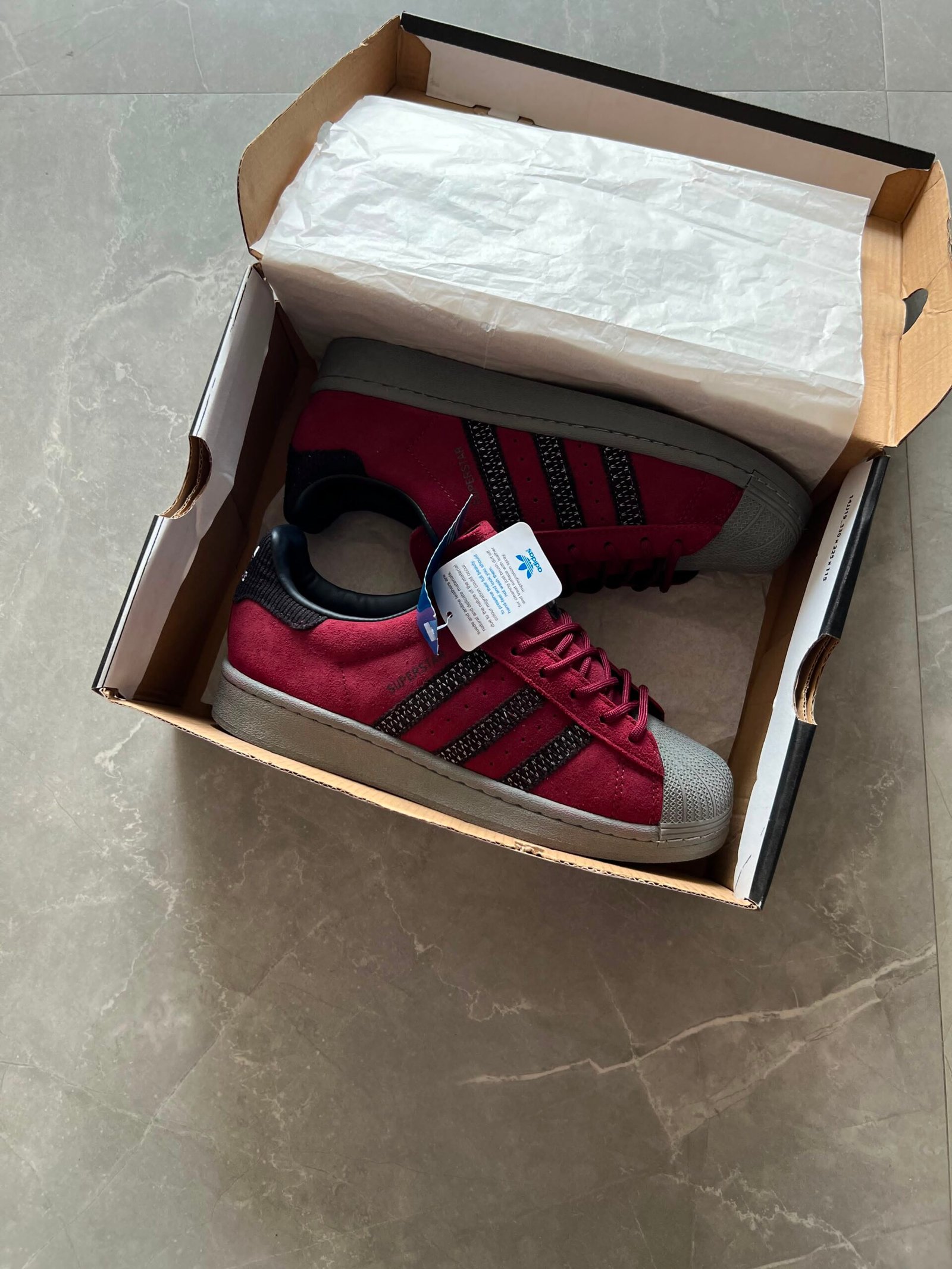 Superstar Originals Full Leather Sneakers – Premium Lifestyle Edition (4) Superstar Originals Full Leather Sneakers – Premium Lifestyle Edition