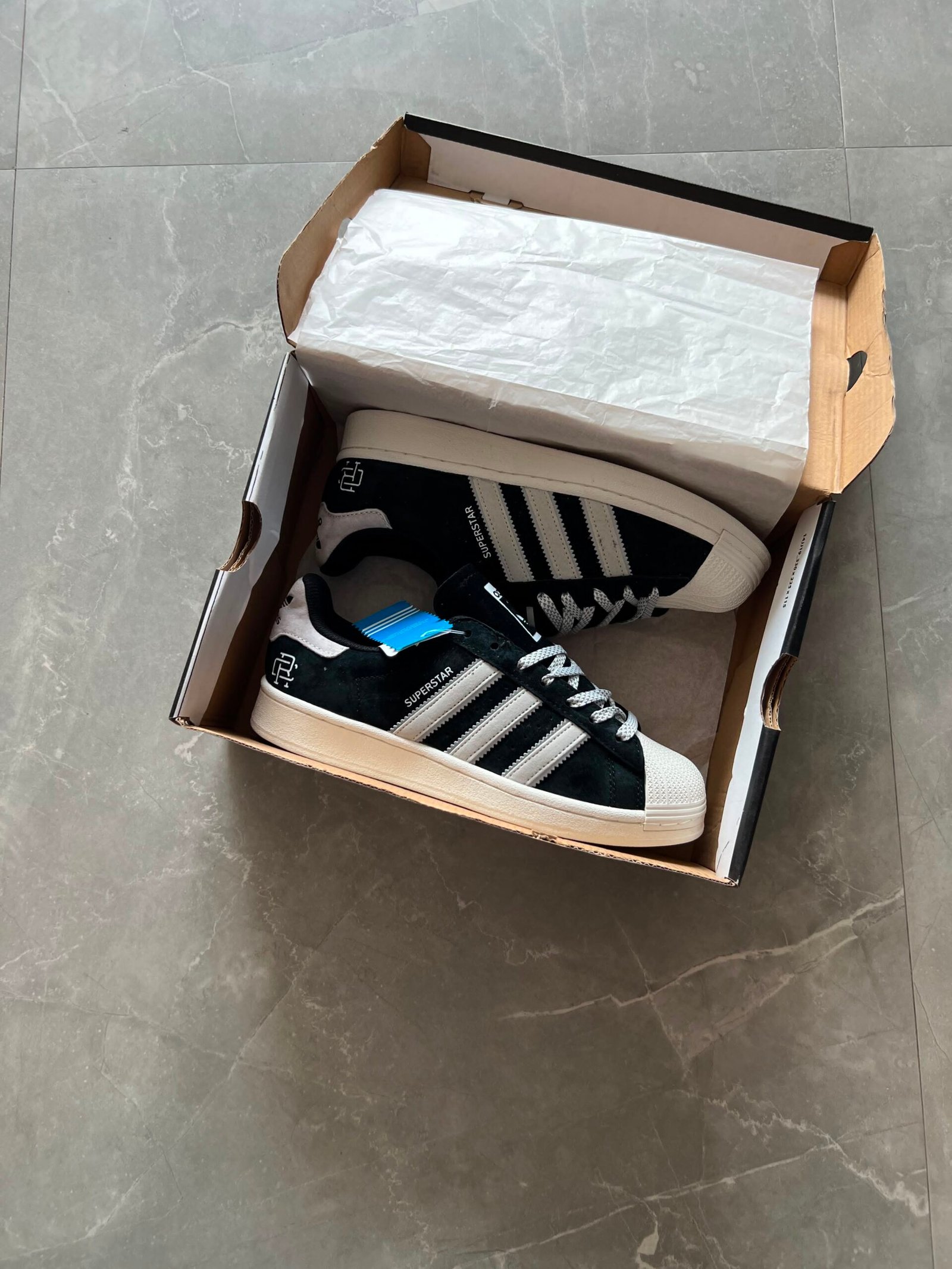 Superstar Originals Full Leather Sneakers – Premium Lifestyle Edition (5) Superstar Originals Full Leather Sneakers – Premium Lifestyle Edition