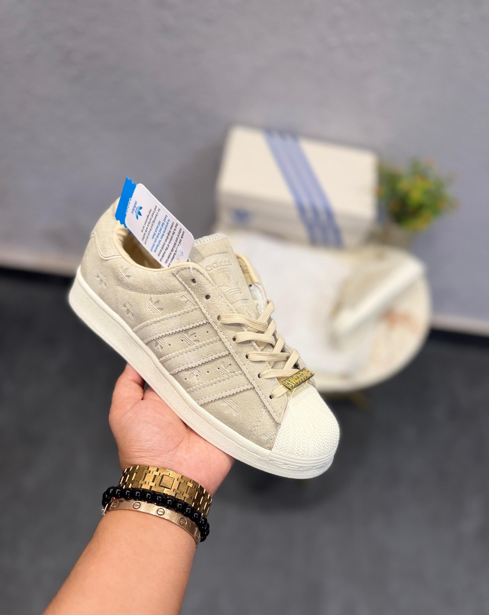 Beige Flower Sneakers – Engraved Street Style (1) Beige Flower Sneakers – Engraved Street Style