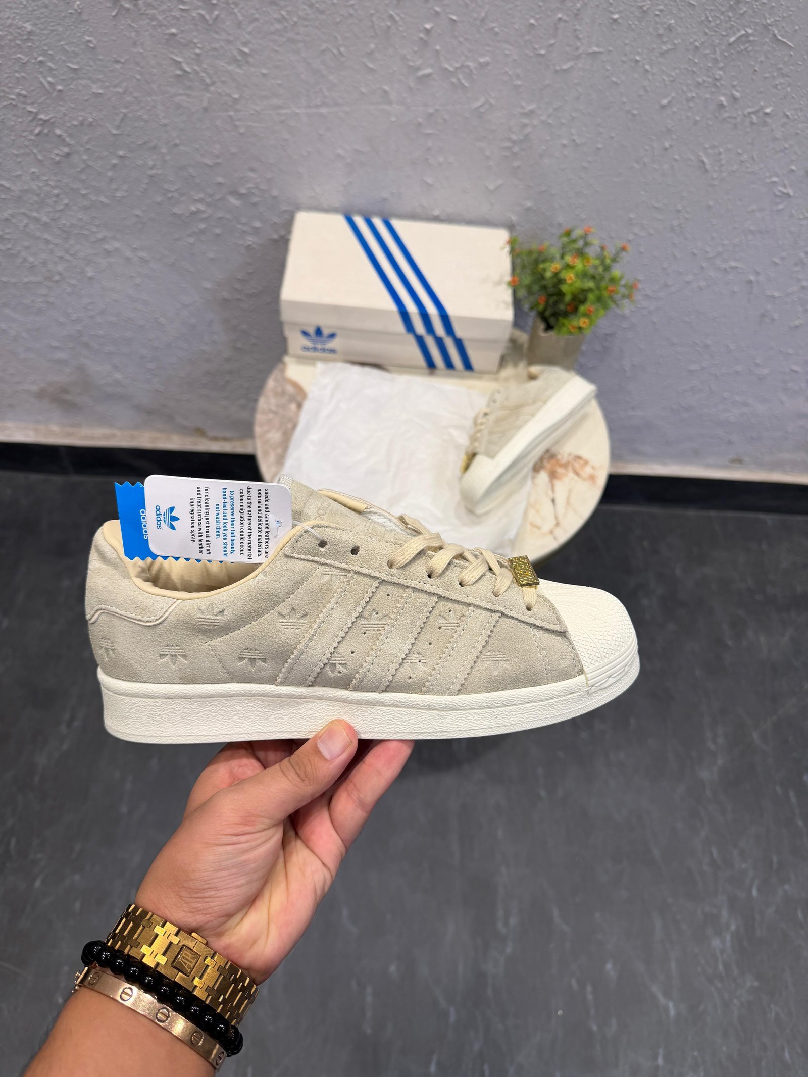 Beige Flower Sneakers – Engraved Street Style (2) Beige Flower Sneakers – Engraved Street Style