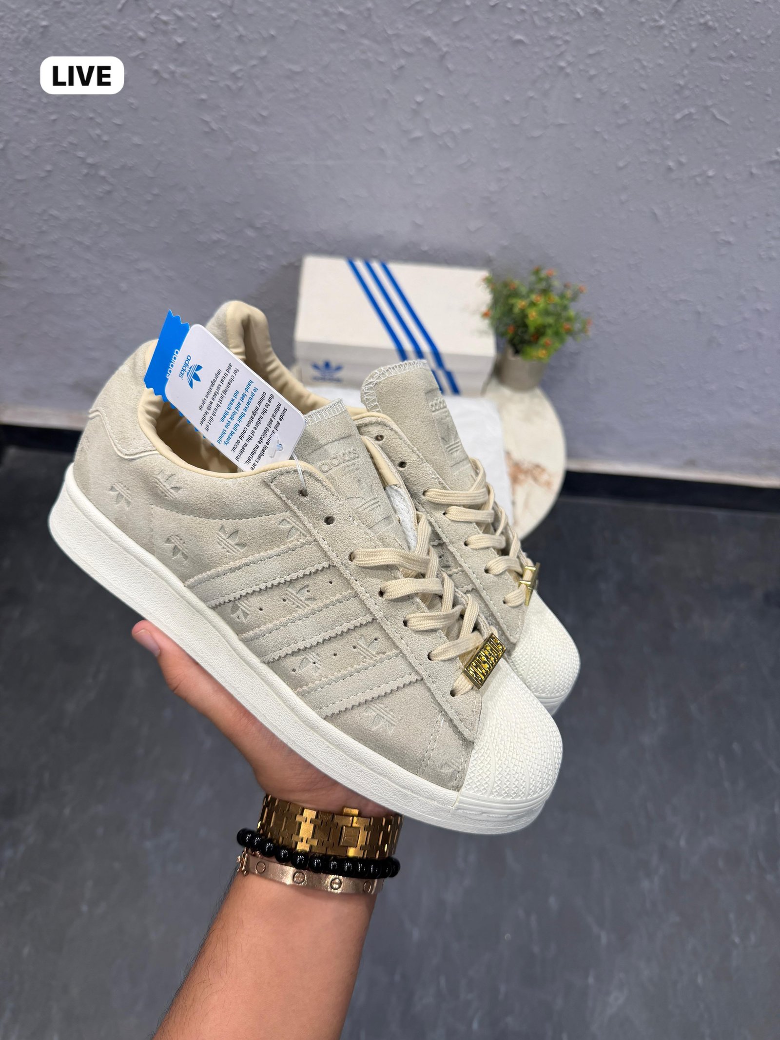 Beige Flower Sneakers – Engraved Street Style (3) Beige Flower Sneakers – Engraved Street Style