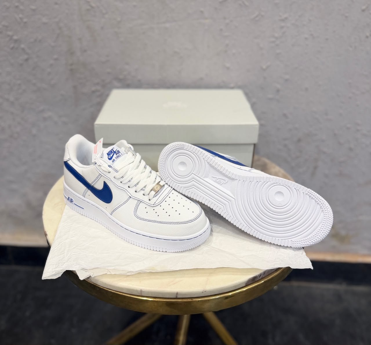 Deep Royal Sneakers – Classic Street Essential