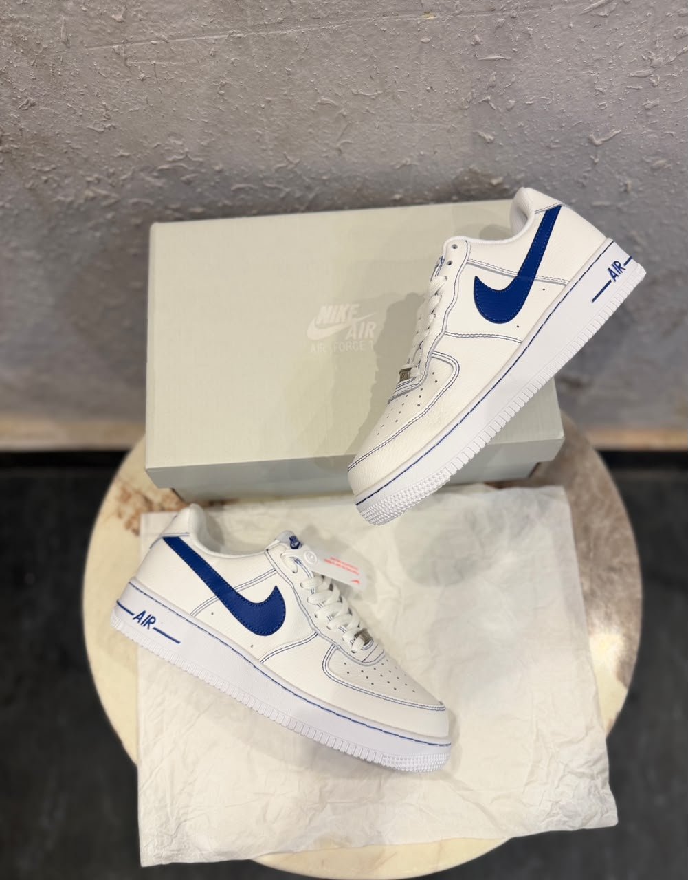 Deep Royal Sneakers – Classic Street Essential