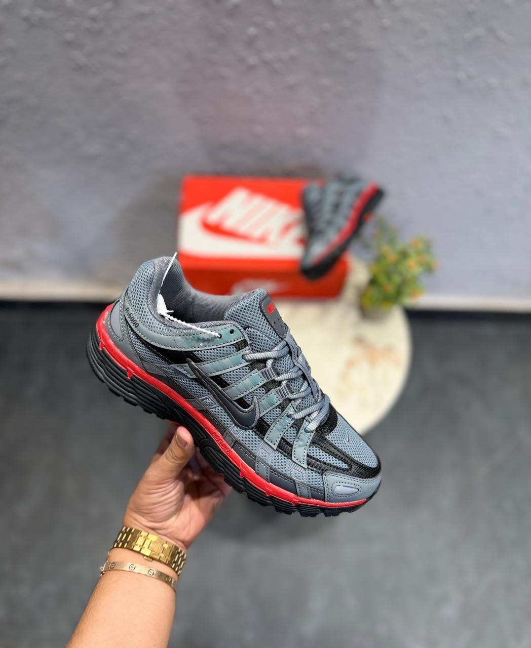 Grey Red Black Sneakers – Modern Runner Style