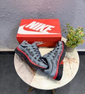 Grey Red Black Sneakers – Modern Runner Style