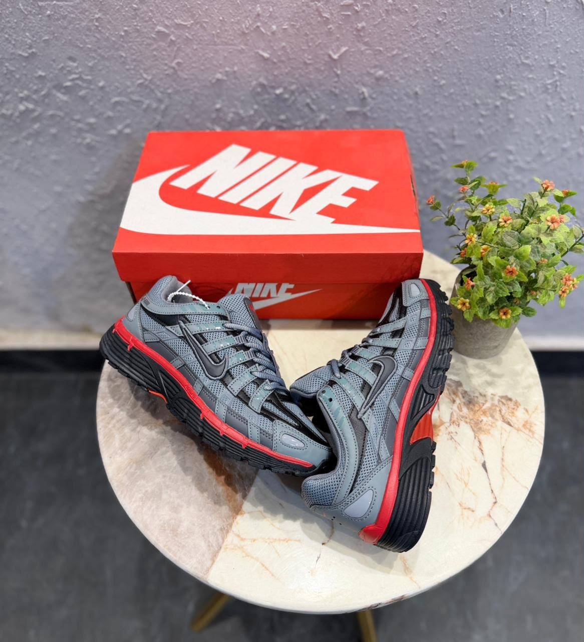 Grey Red Black Sneakers – Modern Runner Style