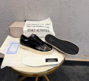 Star Distressed Sneakers – Vintage Street Appeal