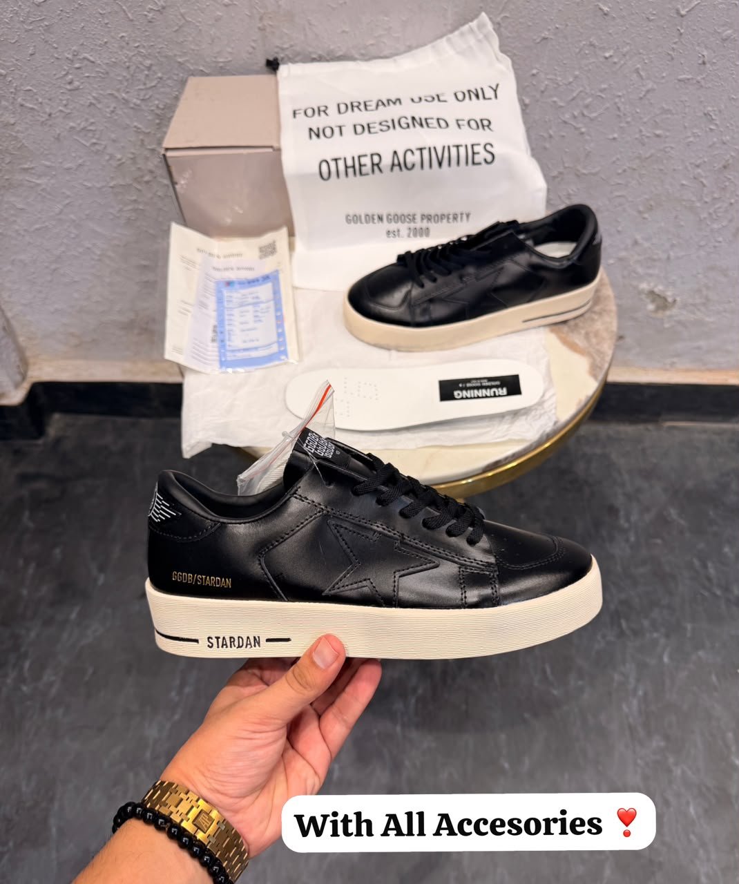 Star Distressed Sneakers – Vintage Street Appeal
